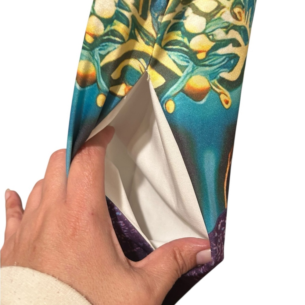 Elegant Mask Print Midi Dress - Picture 16 of 16